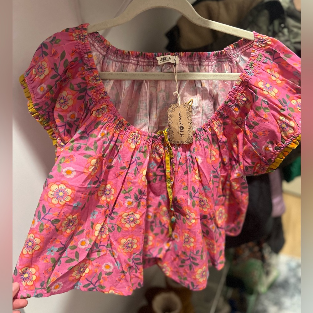 NWT natural life crop top
